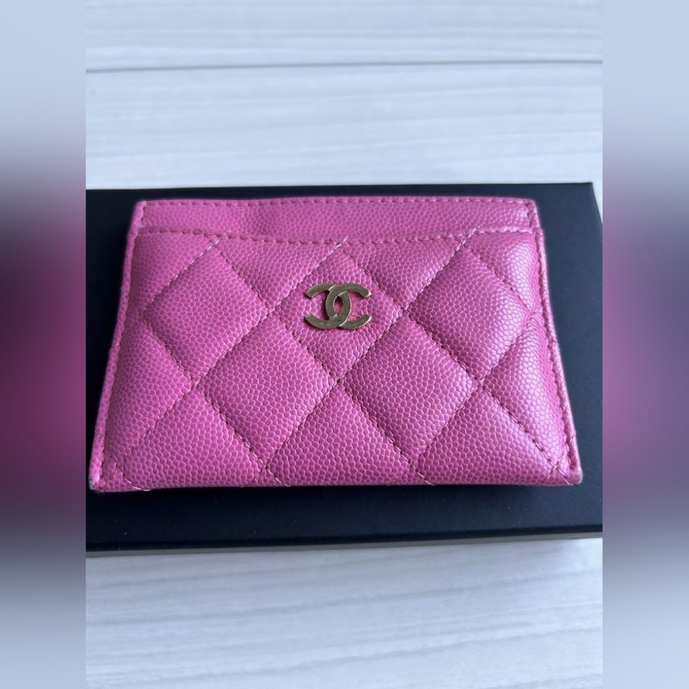 CHANEL Caviar Quilted Card Holder Pink